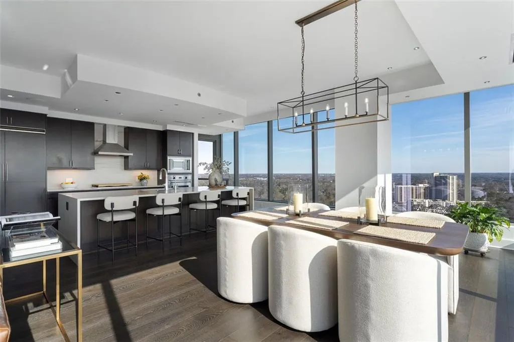 3630 Peachtree Road Ne Unit #2104, Atlanta, Georgia 30326, 2 Bedrooms Bedrooms, ,2 BathroomsBathrooms,Residential,For Sale,3630 Peachtree Road Ne Unit #2104,7667110