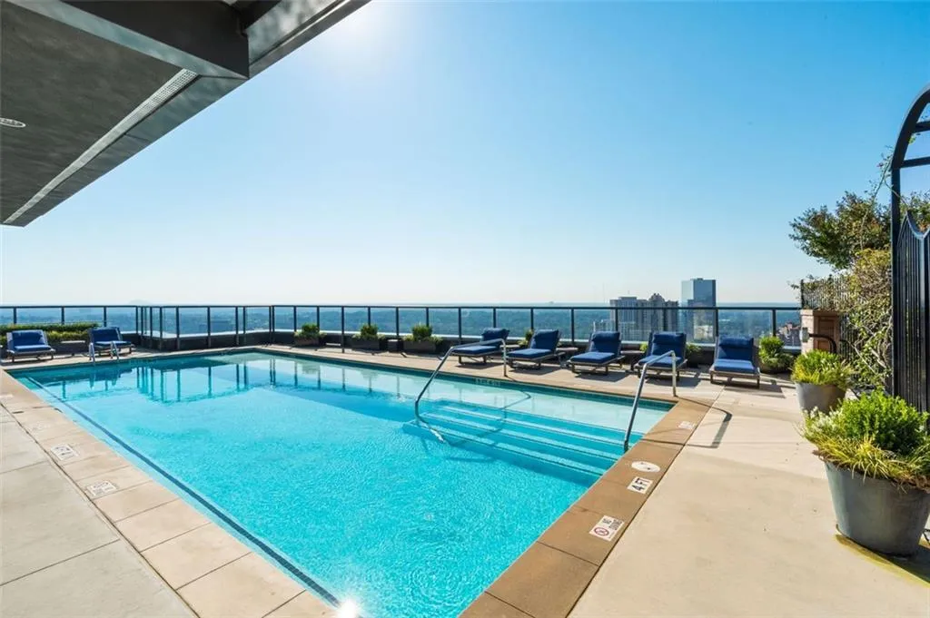 3630 Peachtree Road Ne Unit #2104, Atlanta, Georgia 30326, 2 Bedrooms Bedrooms, ,2 BathroomsBathrooms,Residential,For Sale,3630 Peachtree Road Ne Unit #2104,7667110