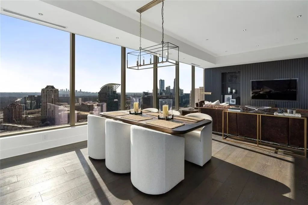 3630 Peachtree Road Ne Unit #2104, Atlanta, Georgia 30326, 2 Bedrooms Bedrooms, ,2 BathroomsBathrooms,Residential,For Sale,3630 Peachtree Road Ne Unit #2104,7667110