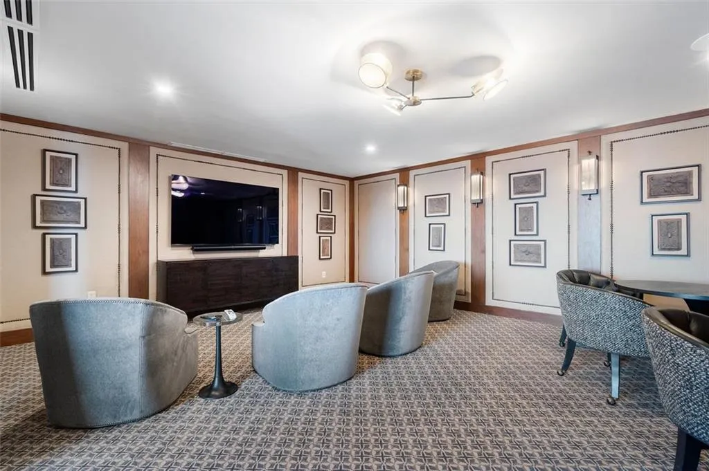 3630 Peachtree Road Ne Unit #2104, Atlanta, Georgia 30326, 2 Bedrooms Bedrooms, ,2 BathroomsBathrooms,Residential,For Sale,3630 Peachtree Road Ne Unit #2104,7667110