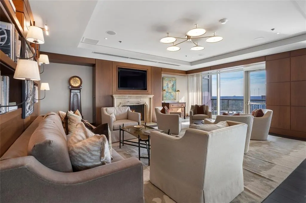 3630 Peachtree Road Ne Unit #2104, Atlanta, Georgia 30326, 2 Bedrooms Bedrooms, ,2 BathroomsBathrooms,Residential,For Sale,3630 Peachtree Road Ne Unit #2104,7667110