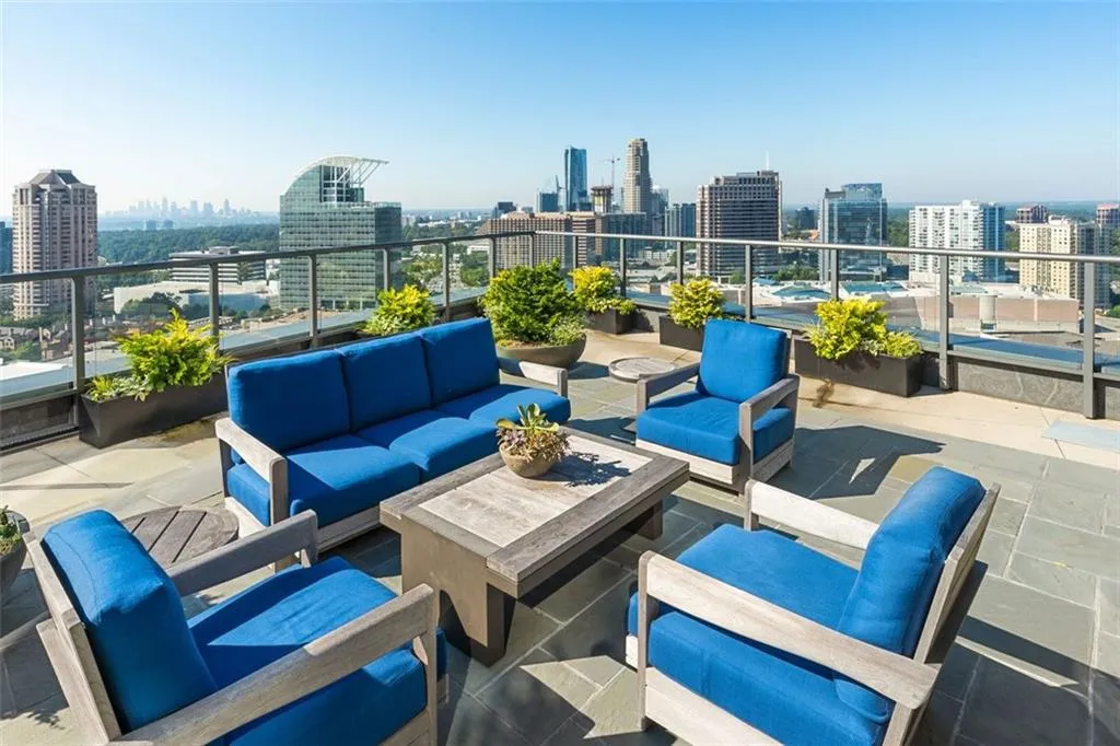 3630 Peachtree Road Ne Unit #2104, Atlanta, Georgia 30326, 2 Bedrooms Bedrooms, ,2 BathroomsBathrooms,Residential,For Sale,3630 Peachtree Road Ne Unit #2104,7667110