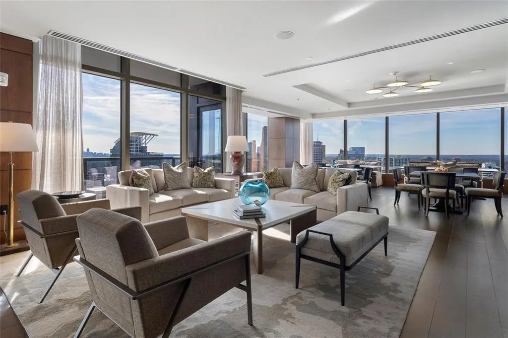 3630 Peachtree Road Ne Unit #2104, Atlanta, Georgia 30326, 2 Bedrooms Bedrooms, ,2 BathroomsBathrooms,Residential,For Sale,3630 Peachtree Road Ne Unit #2104,7667110