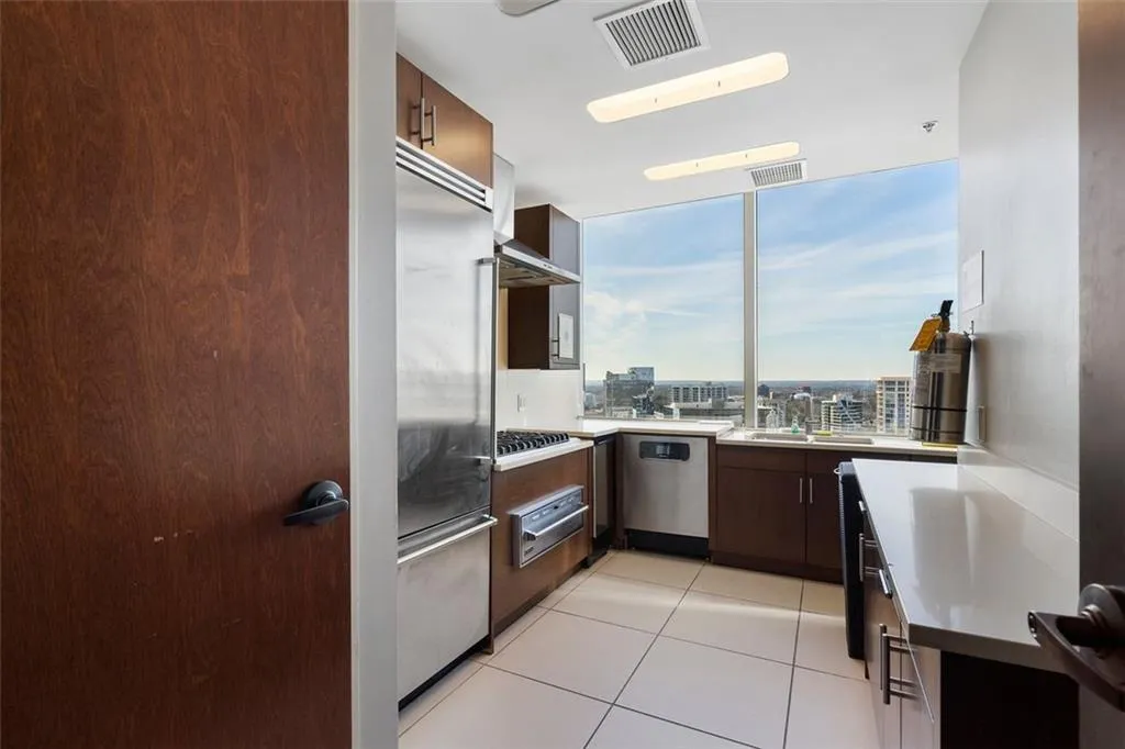 3630 Peachtree Road Ne Unit #2104, Atlanta, Georgia 30326, 2 Bedrooms Bedrooms, ,2 BathroomsBathrooms,Residential,For Sale,3630 Peachtree Road Ne Unit #2104,7667110