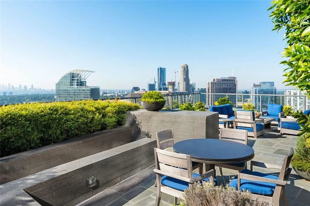 3630 Peachtree Road Ne Unit #2104, Atlanta, Georgia 30326, 2 Bedrooms Bedrooms, ,2 BathroomsBathrooms,Residential,For Sale,3630 Peachtree Road Ne Unit #2104,7667110
