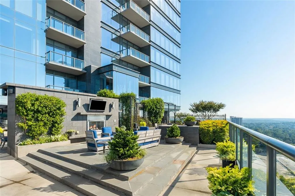 3630 Peachtree Road Ne Unit #2104, Atlanta, Georgia 30326, 2 Bedrooms Bedrooms, ,2 BathroomsBathrooms,Residential,For Sale,3630 Peachtree Road Ne Unit #2104,7667110