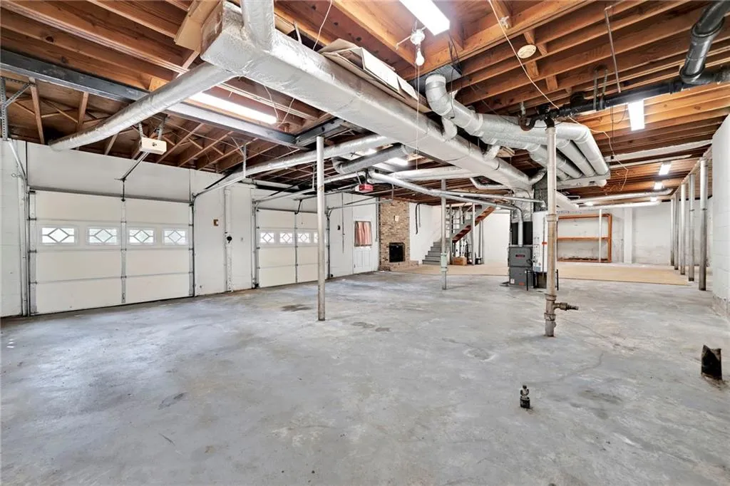 Garage with heating utilities