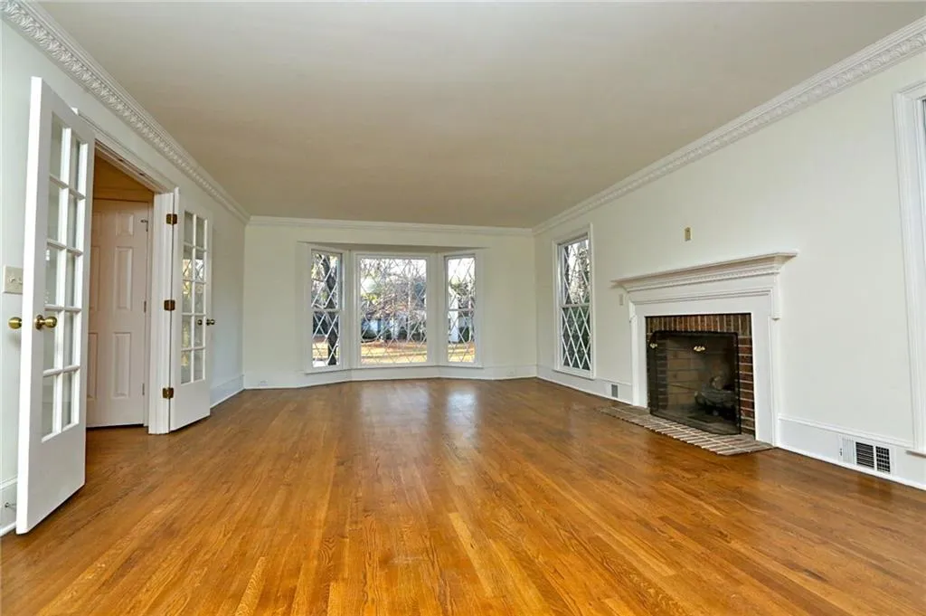 5025 Willow Bluff Drive, Sandy Springs, Georgia 30350, 5 Bedrooms Bedrooms, ,4 BathroomsBathrooms,Residential,Sold,5025 Willow Bluff Drive,6112183