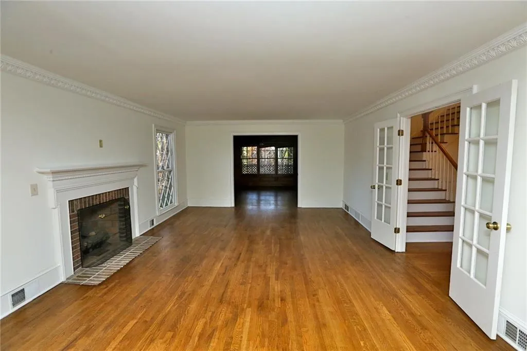 5025 Willow Bluff Drive, Sandy Springs, Georgia 30350, 5 Bedrooms Bedrooms, ,4 BathroomsBathrooms,Residential,Sold,5025 Willow Bluff Drive,6112183