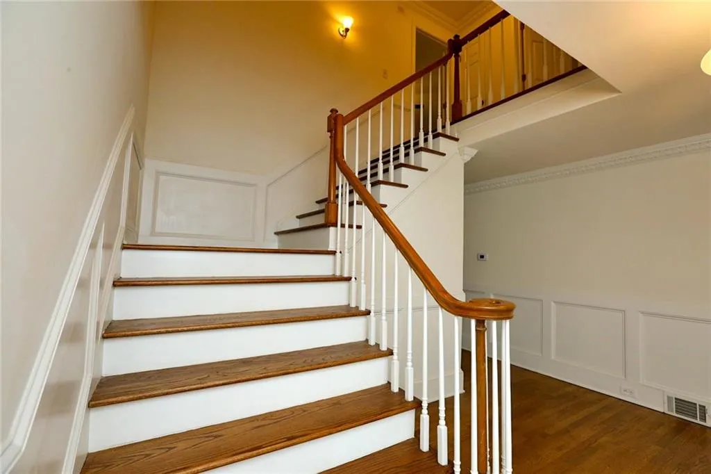 5025 Willow Bluff Drive, Sandy Springs, Georgia 30350, 5 Bedrooms Bedrooms, ,4 BathroomsBathrooms,Residential,Sold,5025 Willow Bluff Drive,6112183