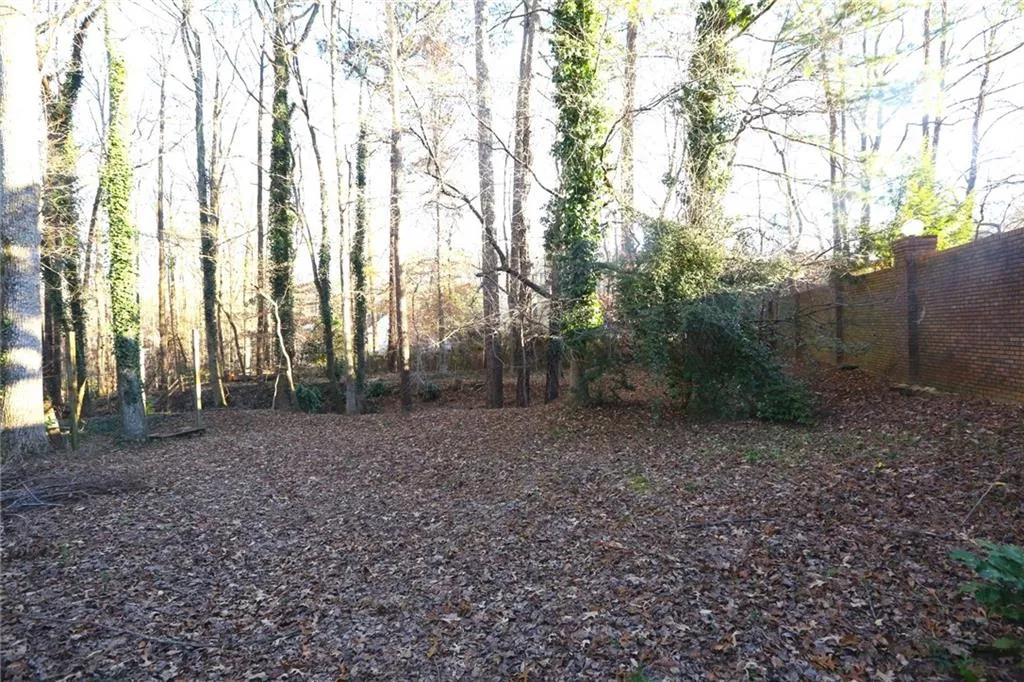 5025 Willow Bluff Drive, Sandy Springs, Georgia 30350, 5 Bedrooms Bedrooms, ,4 BathroomsBathrooms,Residential,Sold,5025 Willow Bluff Drive,6112183