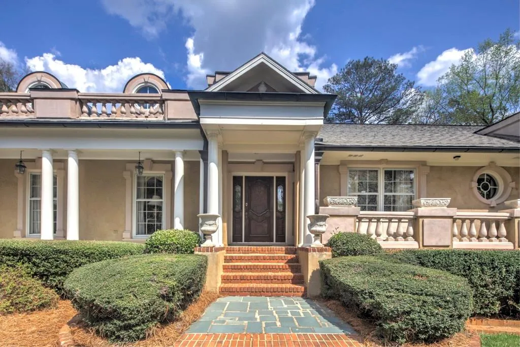 4015 Northside Drive Nw, Atlanta, Georgia 30342, 6 Bedrooms Bedrooms, ,7 BathroomsBathrooms,Residential,Sold,4015 Northside Drive Nw,5829602