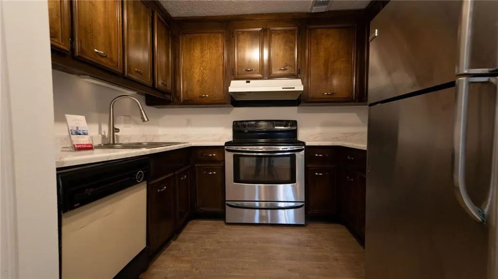 365 Winding River Drive Unit D, Sandy Springs, Georgia 30350, 2 Bedrooms Bedrooms, ,2 BathroomsBathrooms,Residential,Sold,365 Winding River Drive Unit D,7153030