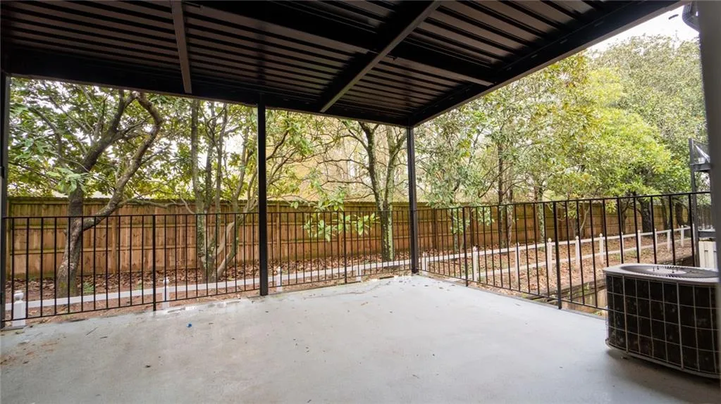 365 Winding River Drive Unit D, Sandy Springs, Georgia 30350, 2 Bedrooms Bedrooms, ,2 BathroomsBathrooms,Residential,Sold,365 Winding River Drive Unit D,7153030