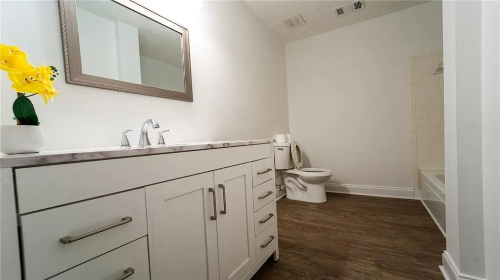 365 Winding River Drive Unit D, Sandy Springs, Georgia 30350, 2 Bedrooms Bedrooms, ,2 BathroomsBathrooms,Residential,Sold,365 Winding River Drive Unit D,7153030