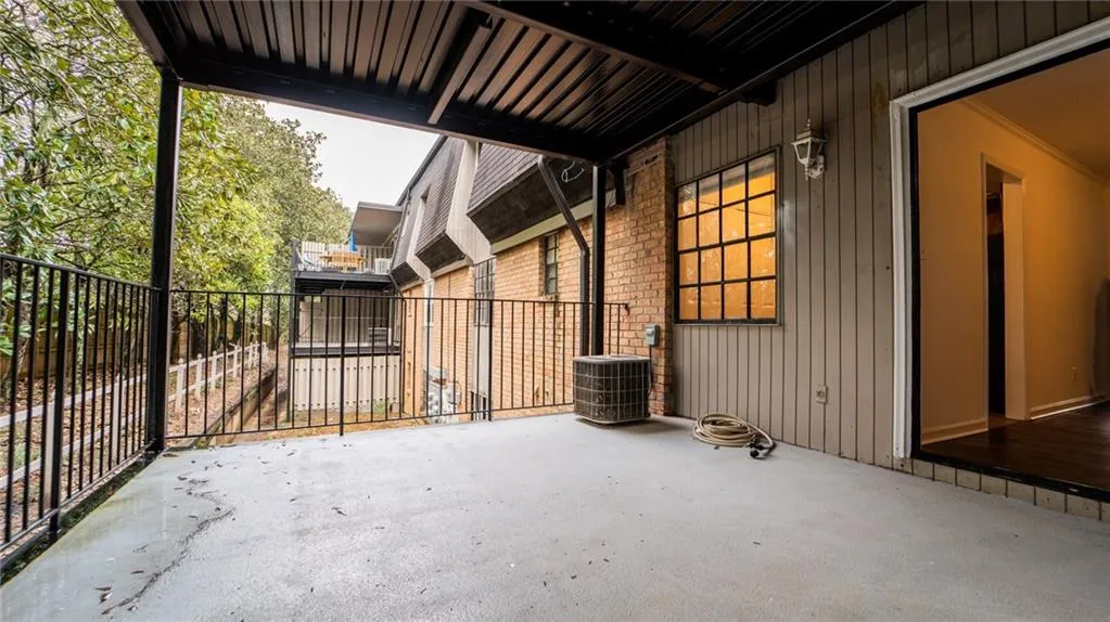 365 Winding River Drive Unit D, Sandy Springs, Georgia 30350, 2 Bedrooms Bedrooms, ,2 BathroomsBathrooms,Residential,Sold,365 Winding River Drive Unit D,7153030