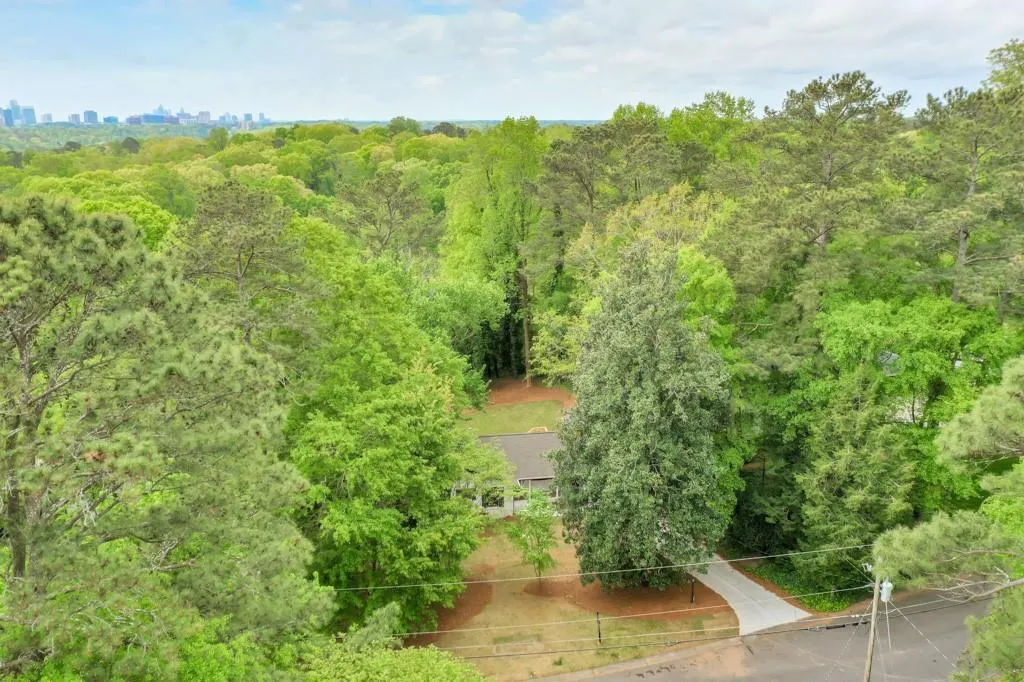 395 Montevallo Drive, Sandy Springs, Georgia 30342, 4 Bedrooms Bedrooms, ,3 BathroomsBathrooms,Residential,Sold,395 Montevallo Drive,7077552