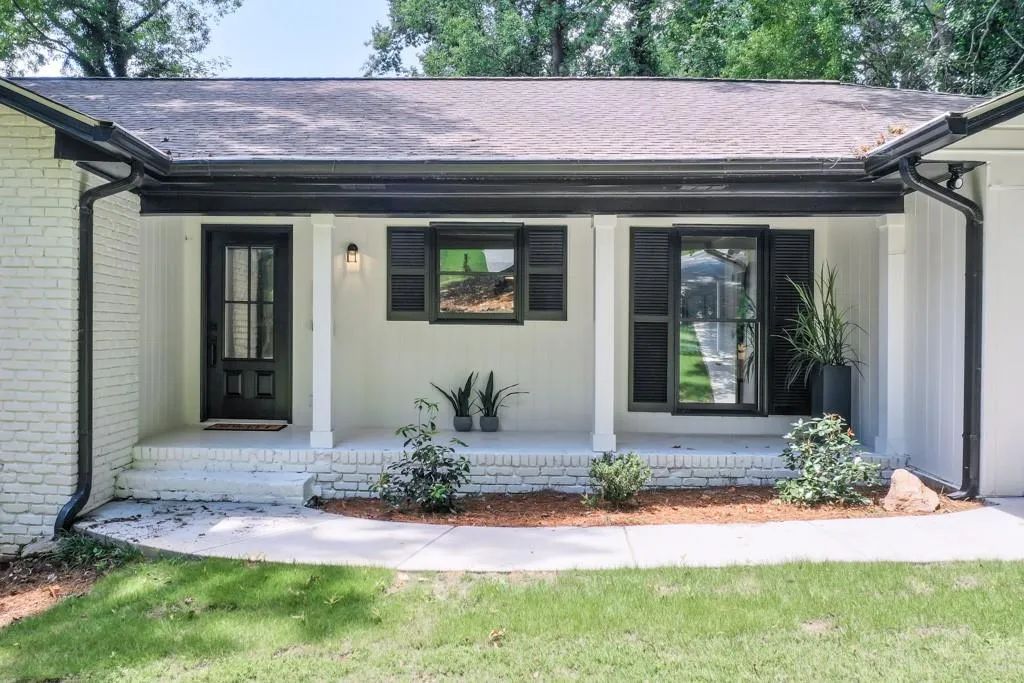395 Montevallo Drive, Sandy Springs, Georgia 30342, 4 Bedrooms Bedrooms, ,3 BathroomsBathrooms,Residential,Sold,395 Montevallo Drive,7077552