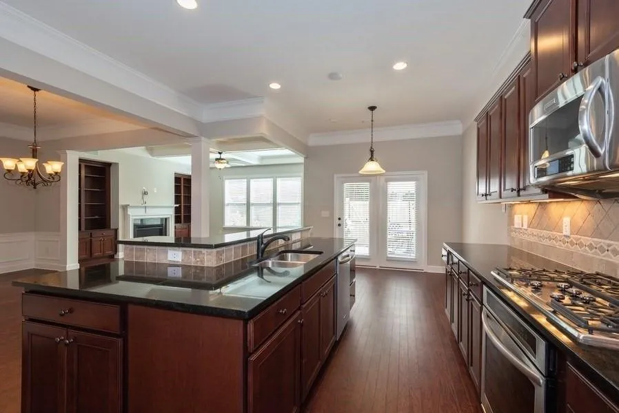 5525 Parkerton Lane, Atlanta, Georgia 30342, 3 Bedrooms Bedrooms, ,3 BathroomsBathrooms,Residential,Sold,5525 Parkerton Lane,6579437