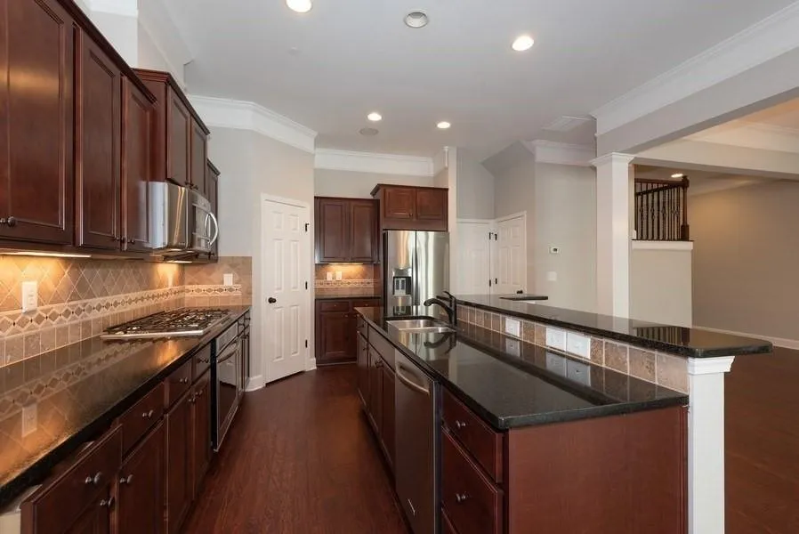 5525 Parkerton Lane, Atlanta, Georgia 30342, 3 Bedrooms Bedrooms, ,3 BathroomsBathrooms,Residential,Sold,5525 Parkerton Lane,6579437