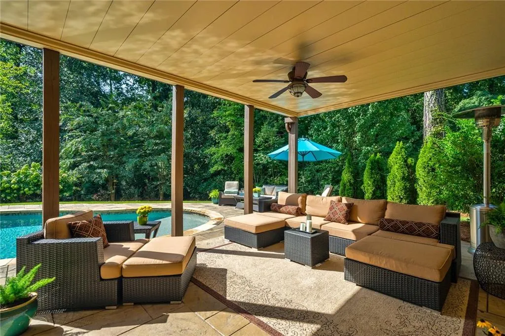 309 Windsor Parkway, Sandy Springs, Georgia 30342, 5 Bedrooms Bedrooms, ,5 BathroomsBathrooms,Residential,Sold,309 Windsor Parkway,6779853