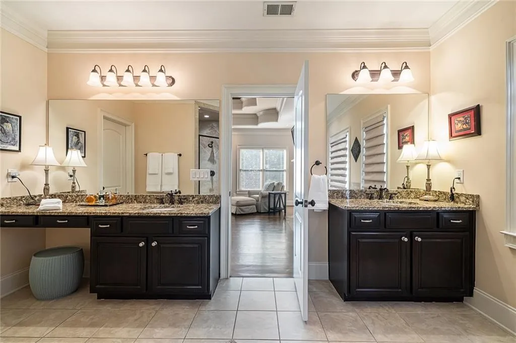 309 Windsor Parkway, Sandy Springs, Georgia 30342, 5 Bedrooms Bedrooms, ,5 BathroomsBathrooms,Residential,Sold,309 Windsor Parkway,6779853
