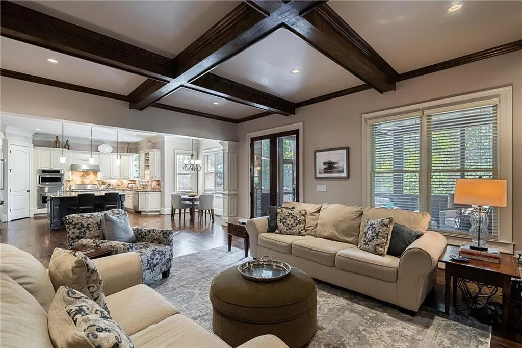309 Windsor Parkway, Sandy Springs, Georgia 30342, 5 Bedrooms Bedrooms, ,5 BathroomsBathrooms,Residential,Sold,309 Windsor Parkway,6779853