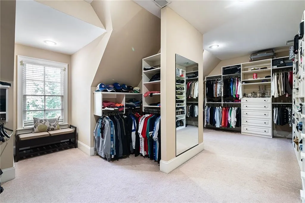 309 Windsor Parkway, Sandy Springs, Georgia 30342, 5 Bedrooms Bedrooms, ,5 BathroomsBathrooms,Residential,Sold,309 Windsor Parkway,6779853