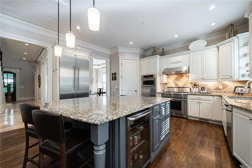 309 Windsor Parkway, Sandy Springs, Georgia 30342, 5 Bedrooms Bedrooms, ,5 BathroomsBathrooms,Residential,Sold,309 Windsor Parkway,6779853
