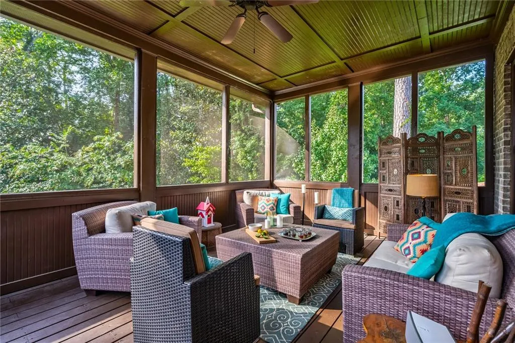309 Windsor Parkway, Sandy Springs, Georgia 30342, 5 Bedrooms Bedrooms, ,5 BathroomsBathrooms,Residential,Sold,309 Windsor Parkway,6779853