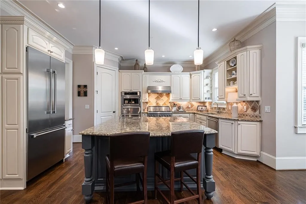 309 Windsor Parkway, Sandy Springs, Georgia 30342, 5 Bedrooms Bedrooms, ,5 BathroomsBathrooms,Residential,Sold,309 Windsor Parkway,6779853