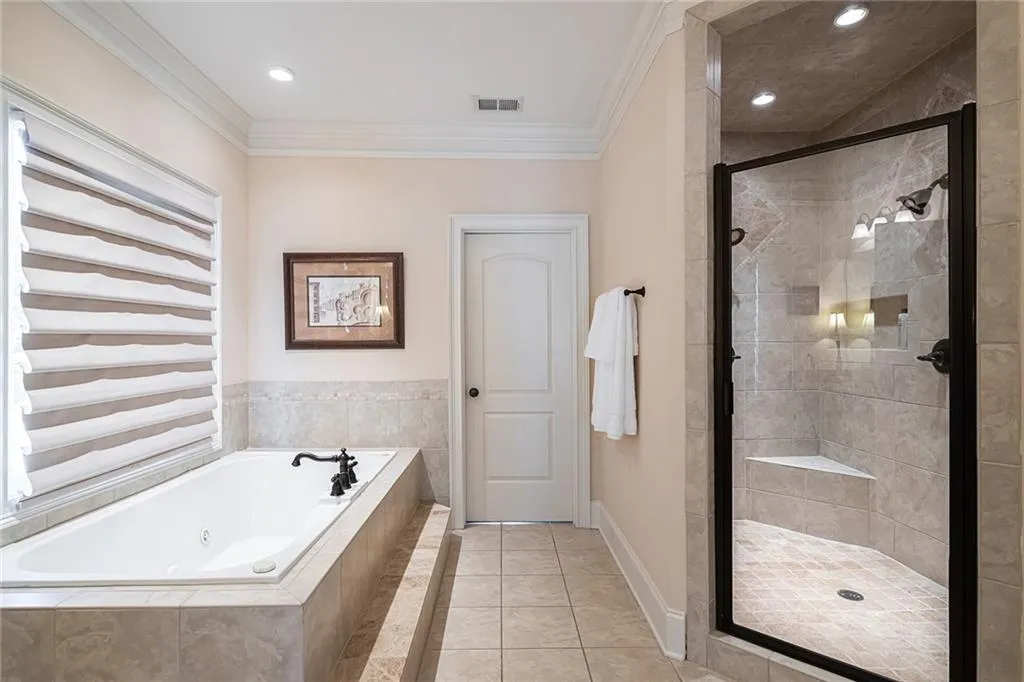 309 Windsor Parkway, Sandy Springs, Georgia 30342, 5 Bedrooms Bedrooms, ,5 BathroomsBathrooms,Residential,Sold,309 Windsor Parkway,6779853