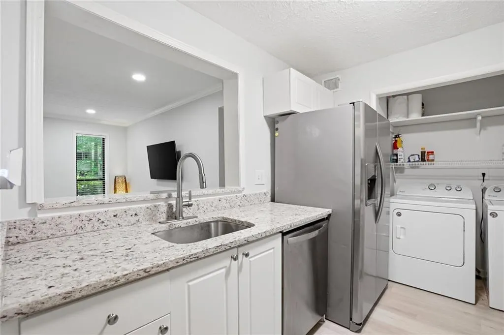 709 Summit North Drive Ne Unit 709, Atlanta, Georgia 30324, 1 Bedroom Bedrooms, 0 ,1 BathroomBathrooms,Residential,For Sale,709 Summit North Drive Ne Unit 709,7774512