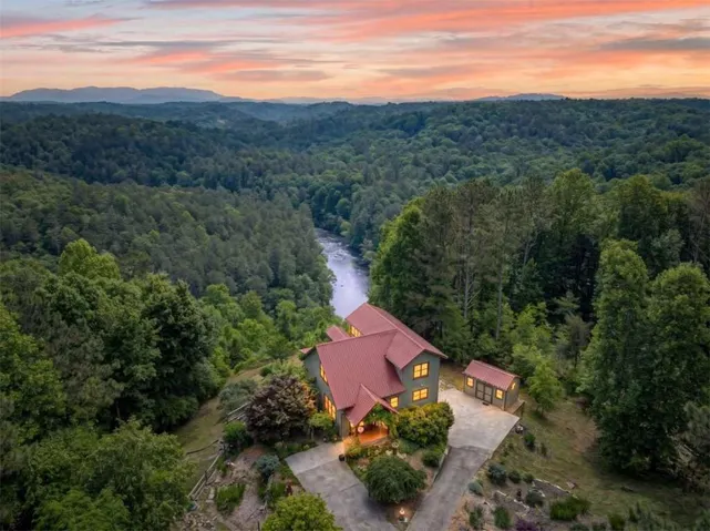 95 Scenic Way, Ellijay, Georgia 30540