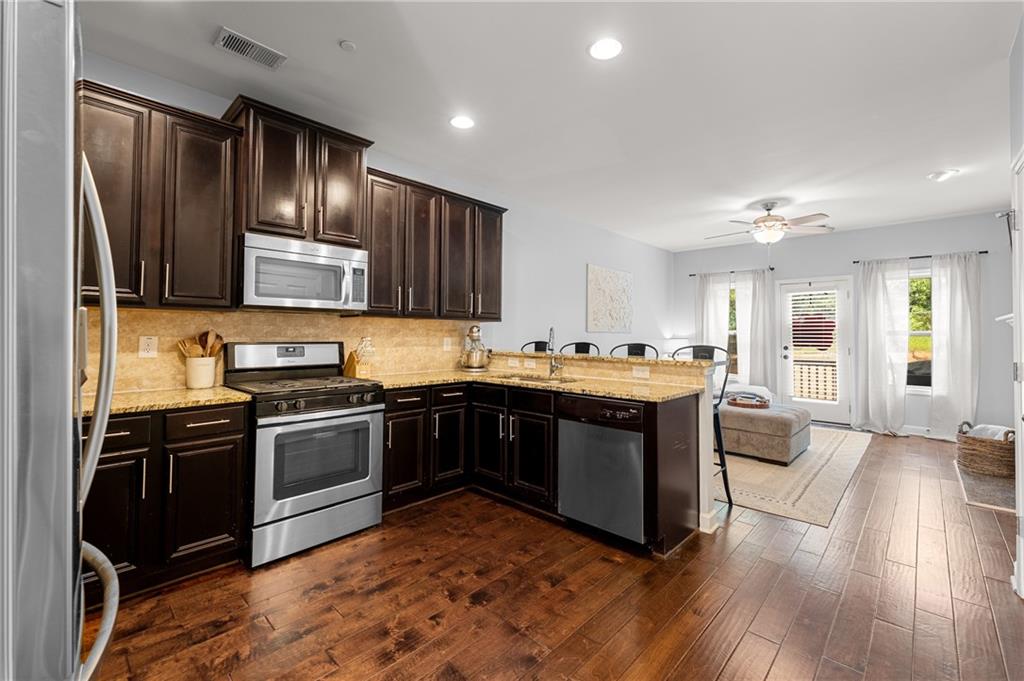 7430 Glisten Avenue, Sandy Springs, Georgia 30328, 3 Bedrooms Bedrooms, ,3 BathroomsBathrooms,Residential,Sold,7430 Glisten Avenue,7267360
