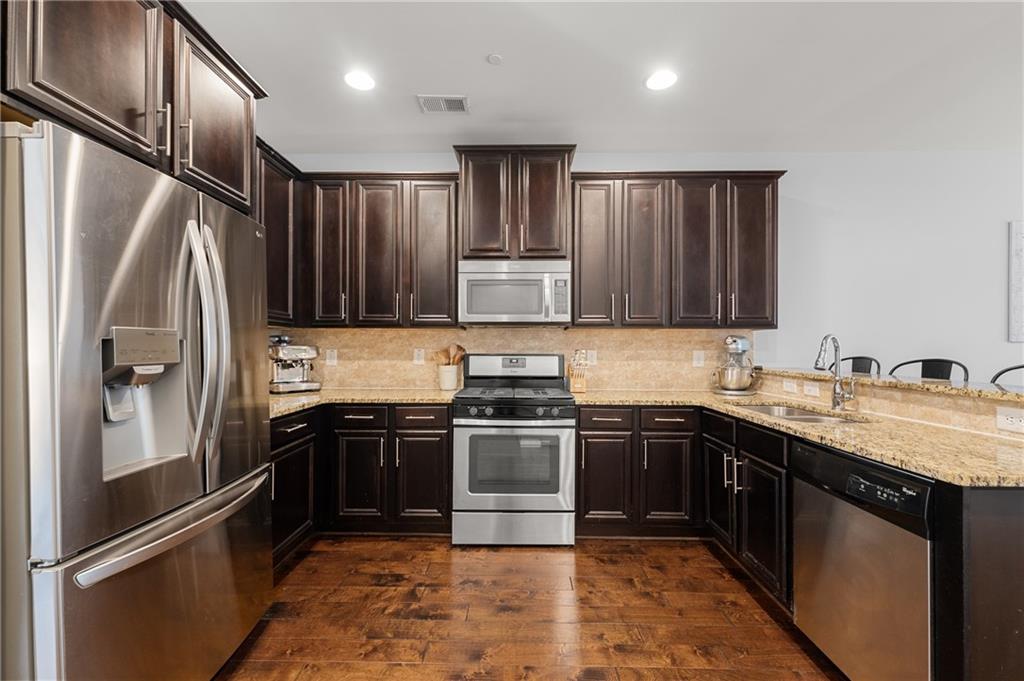 7430 Glisten Avenue, Sandy Springs, Georgia 30328, 3 Bedrooms Bedrooms, ,3 BathroomsBathrooms,Residential,Sold,7430 Glisten Avenue,7267360