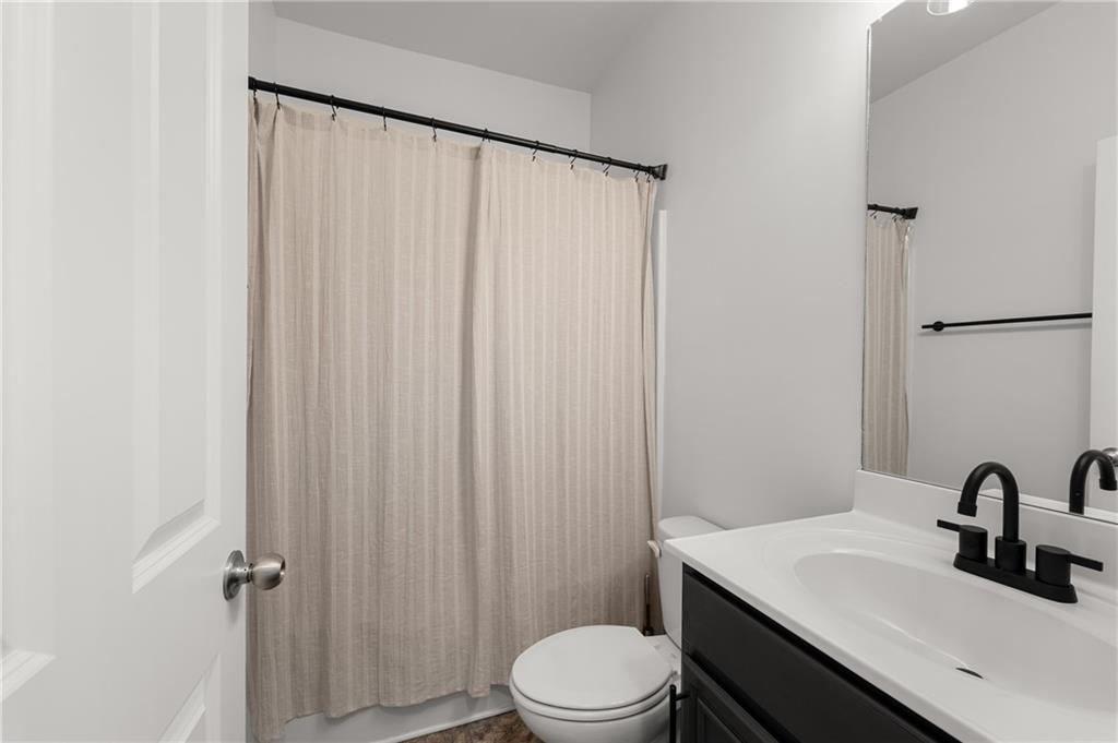 7430 Glisten Avenue, Sandy Springs, Georgia 30328, 3 Bedrooms Bedrooms, ,3 BathroomsBathrooms,Residential,Sold,7430 Glisten Avenue,7267360