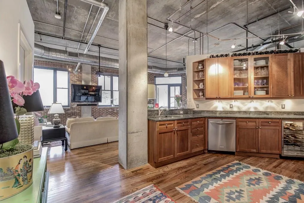 3235 Roswell Road Unit 405, Atlanta, Georgia 30305, 2 Bedrooms Bedrooms, ,2 BathroomsBathrooms,Residential,Sold,3235 Roswell Road Unit 405,5654528