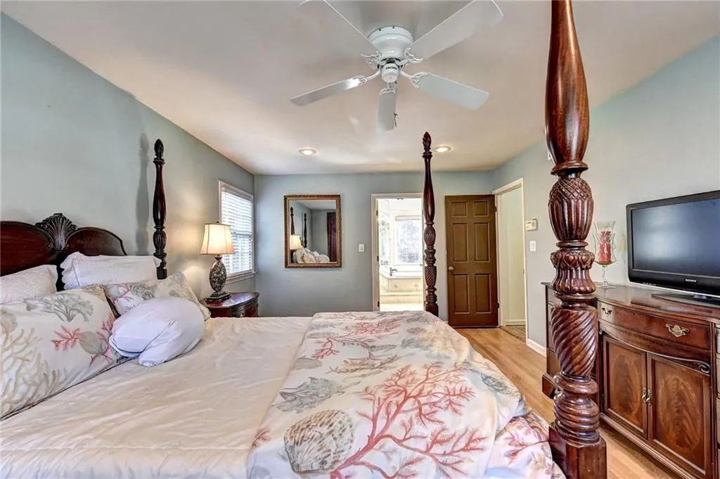 125 Hunters Glen Court Ne, Sandy Springs, Georgia 30328, 5 Bedrooms Bedrooms, ,3 BathroomsBathrooms,Residential,Sold,125 Hunters Glen Court Ne,6505766