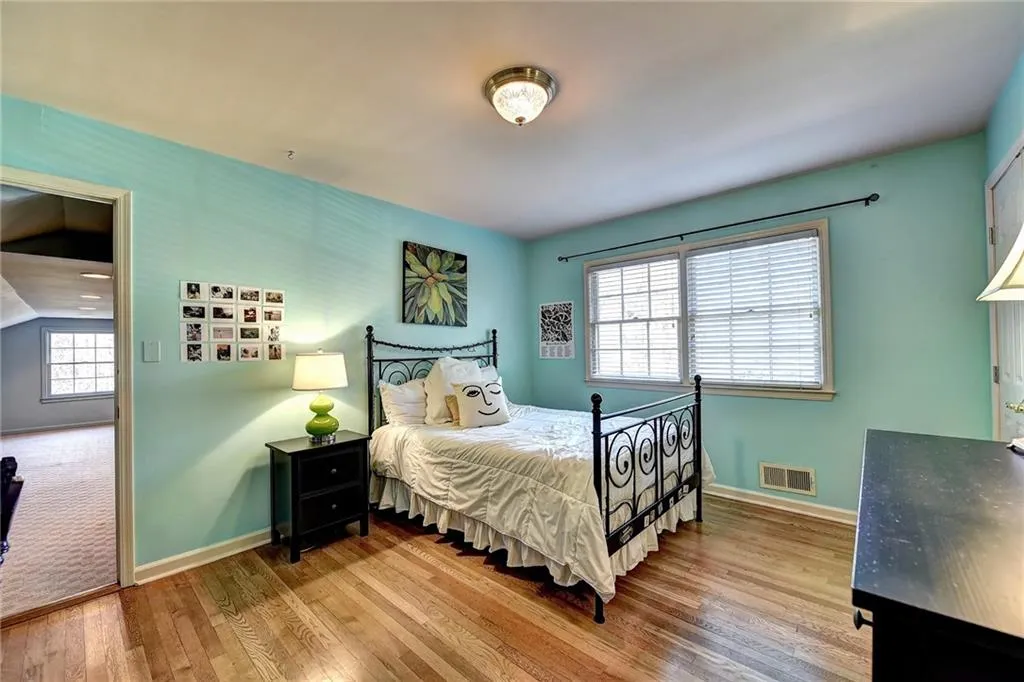 125 Hunters Glen Court Ne, Sandy Springs, Georgia 30328, 5 Bedrooms Bedrooms, ,3 BathroomsBathrooms,Residential,Sold,125 Hunters Glen Court Ne,6505766