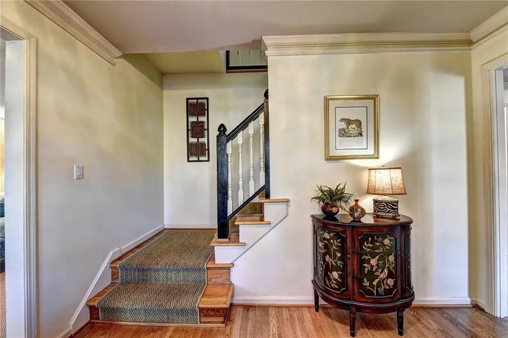125 Hunters Glen Court Ne, Sandy Springs, Georgia 30328, 5 Bedrooms Bedrooms, ,3 BathroomsBathrooms,Residential,Sold,125 Hunters Glen Court Ne,6505766