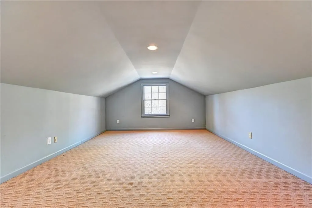 125 Hunters Glen Court Ne, Sandy Springs, Georgia 30328, 5 Bedrooms Bedrooms, ,3 BathroomsBathrooms,Residential,Sold,125 Hunters Glen Court Ne,6505766