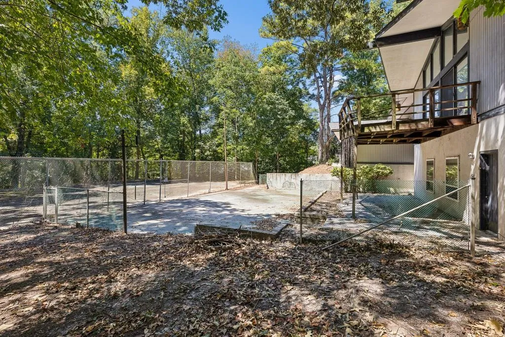 1510 W Wesley Road Nw, Atlanta, Georgia 30327, 7 Bedrooms Bedrooms, 0 ,7 BathroomsBathrooms,Land,For Sale,1510 W Wesley Road Nw,7834027