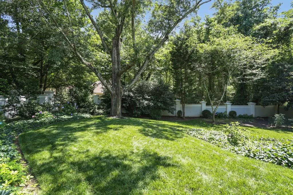 105 N Devereux Court Nw, Atlanta, Georgia 30327, 5 Bedrooms Bedrooms, ,4 BathroomsBathrooms,Residential,Sold,105 N Devereux Court Nw,5859614