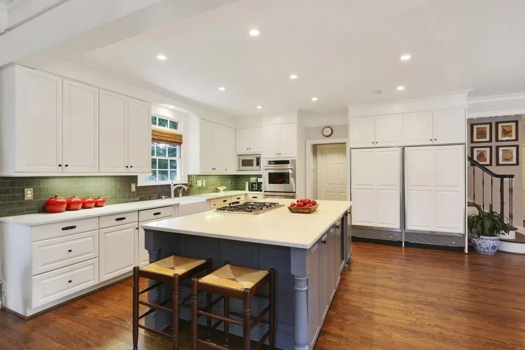 105 N Devereux Court Nw, Atlanta, Georgia 30327, 5 Bedrooms Bedrooms, ,4 BathroomsBathrooms,Residential,Sold,105 N Devereux Court Nw,5859614