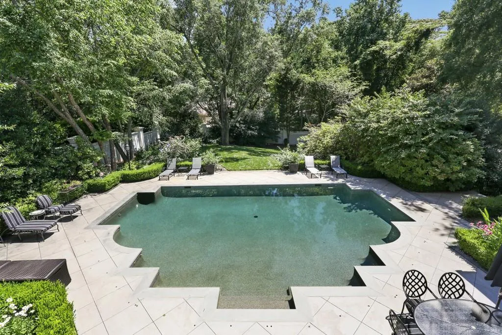 105 N Devereux Court Nw, Atlanta, Georgia 30327, 5 Bedrooms Bedrooms, ,4 BathroomsBathrooms,Residential,Sold,105 N Devereux Court Nw,5859614