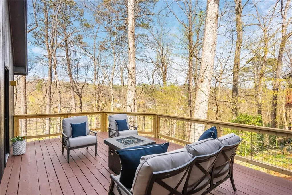 455 Stone Mill Trail, Sandy Springs, Georgia 30328, 5 Bedrooms Bedrooms, ,4 BathroomsBathrooms,Residential,Sold,455 Stone Mill Trail,7176909
