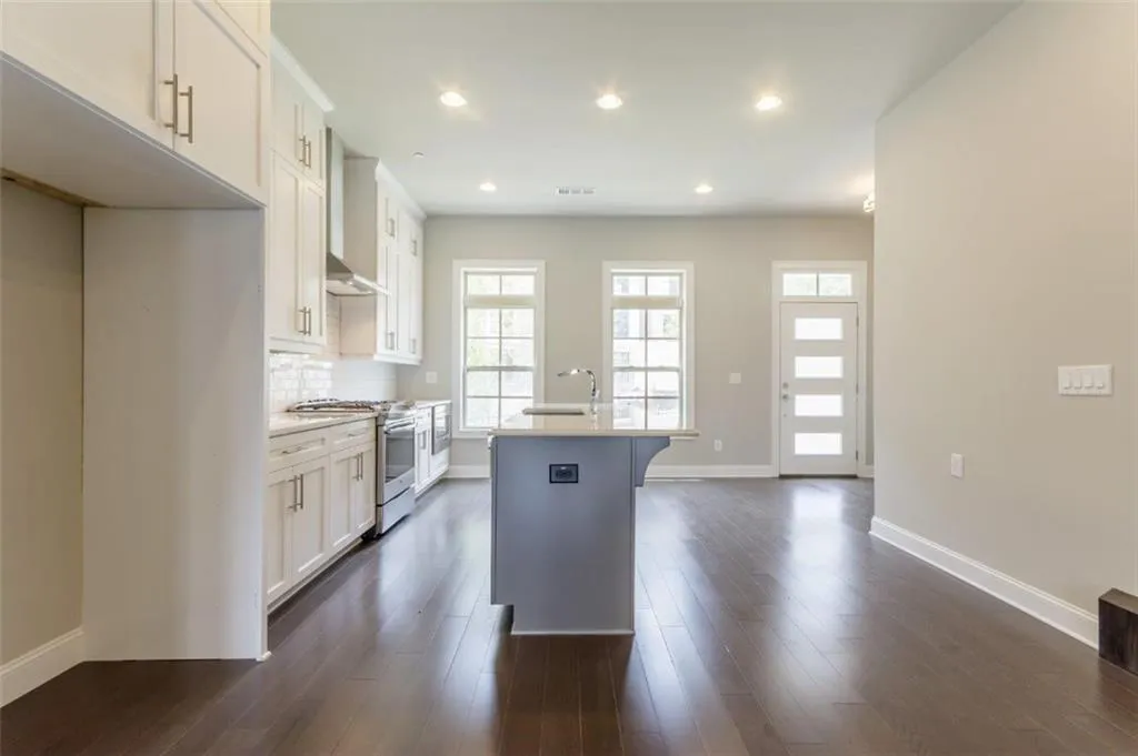 4145 Township Parkway, Atlanta, Georgia 30342, 3 Bedrooms Bedrooms, ,3 BathroomsBathrooms,Residential,Sold,4145 Township Parkway,5822693