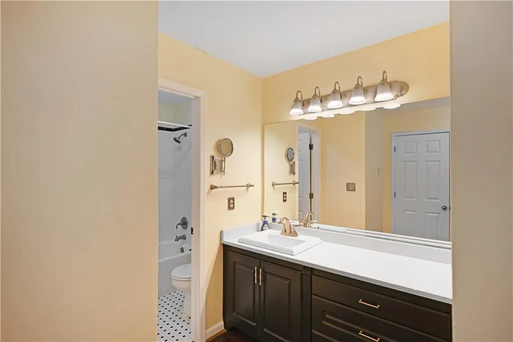 1312 Pine Heights Drive Ne, Atlanta, Georgia 30324, 1 Bedroom Bedrooms, ,1 BathroomBathrooms,Residential,For Sale,1312 Pine Heights Drive Ne,7574743