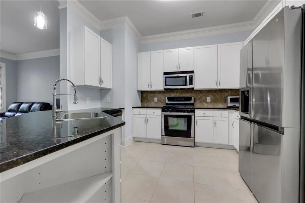 3621 Vinings Slope Se Unit 3311, Atlanta, Georgia 30339, 1 Bedroom Bedrooms, ,1 BathroomBathrooms,Residential,For Sale,3621 Vinings Slope Se Unit 3311,7620990